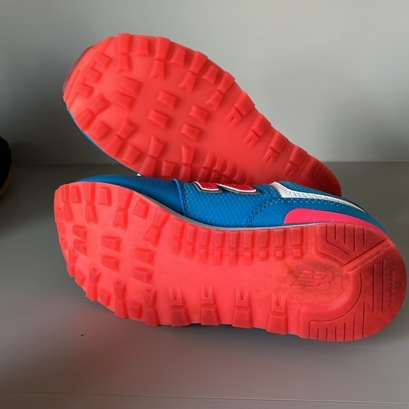 New Balance Kids Sneakers Size 3 - Picture 6 of 12